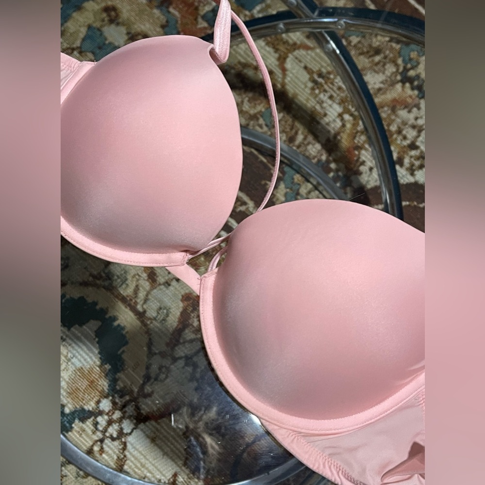 Victorias Secret Bra 36C Pushup Padded Solid Light Push up Pigeonnant Underwire